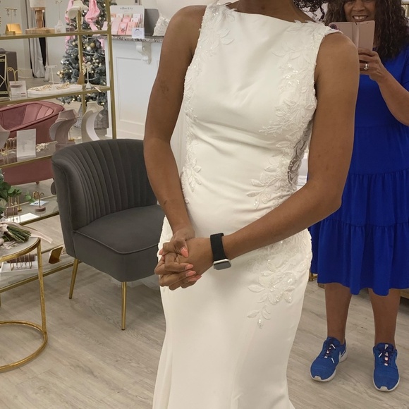 Brand new fit and flare Wedding dress - Picture 3 of 7